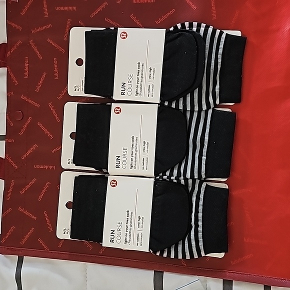 * NWT LULULEMON 3 Pairs RUN COURSE Light On Your Toes MESH BLACK M/L Socks - Picture 1 of 8